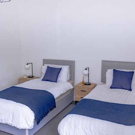 Templar House - Sleeps 6, Special Weekly Monthly Stay Rates, Central Location With Free Parking, Free Wifi, Perfect For Alton Towers & M6 Stoke-on-Trent Экстерьер фото